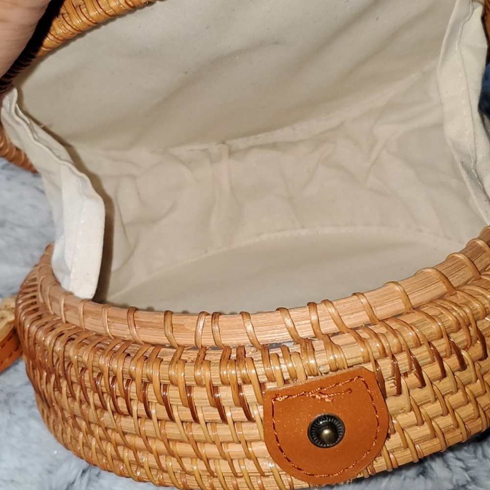 Hand Woven Basket Purse - Picture 8 of 8